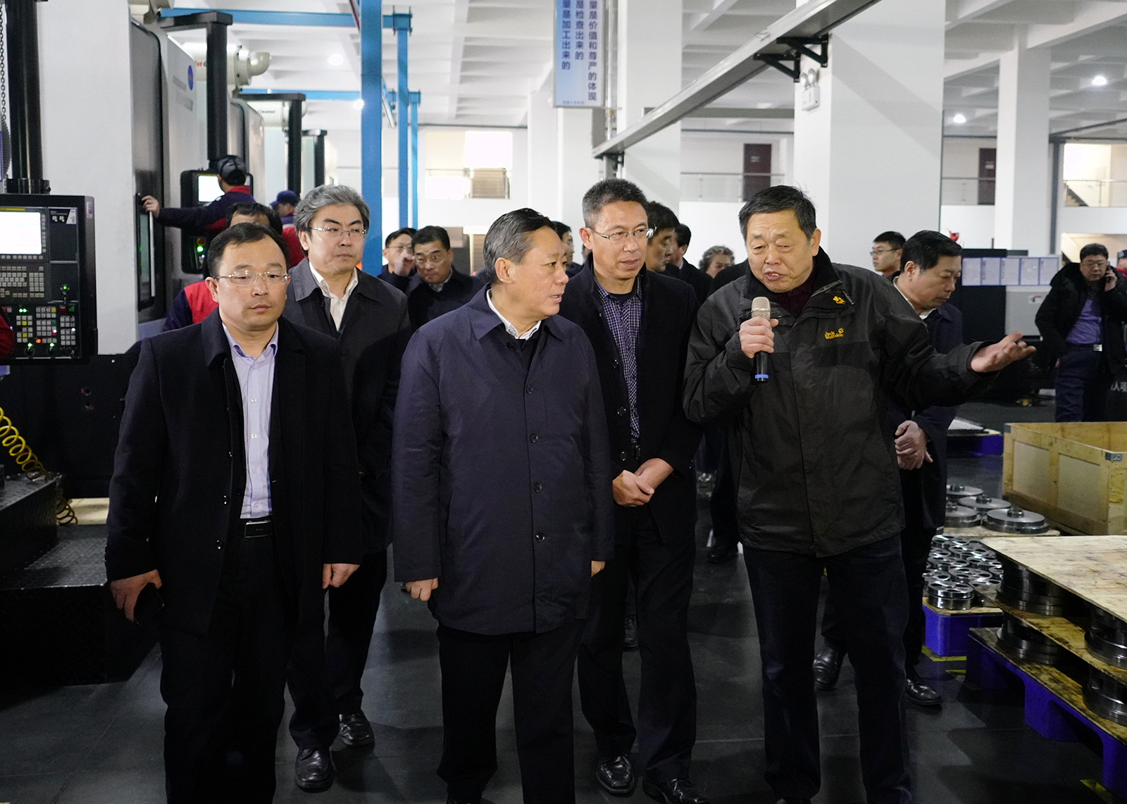 市委书记张术平一行来AG旗舰厅官方网站精密调研指导